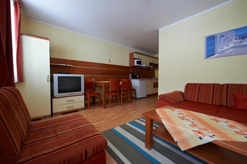 Апартаменты (Апартаменты (для 4 взрослых и 1 ребенка)), Family Apartments with bathroom