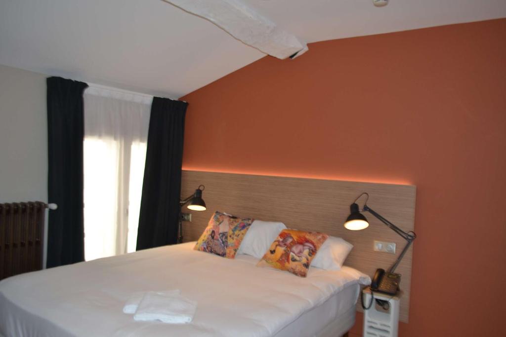 Двухместный (Стандартный двухместный номер с 1 кроватью) отеля Hôtel du Nord, Макон