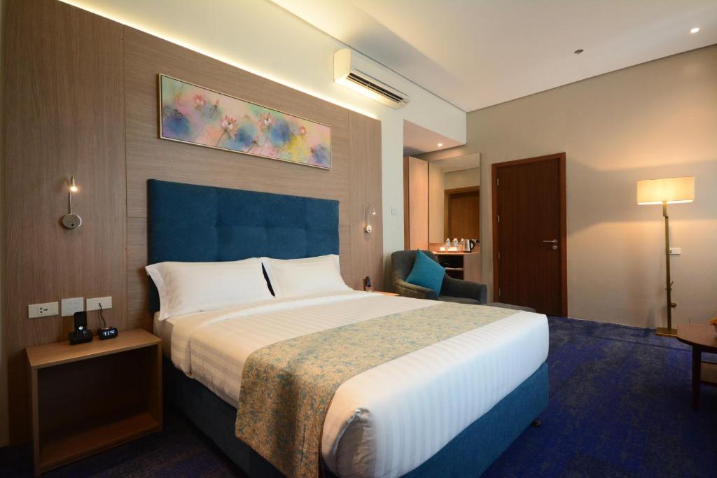 Сьюит (Полулюкс с 1 кроватью размера «king-size») отеля Blue Lotus Hotel, Давао