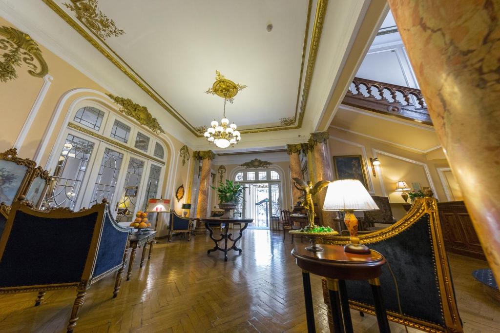 Двухместный (Улучшенный двухместный номер с 1 кроватью), Grand Boutique Hotel