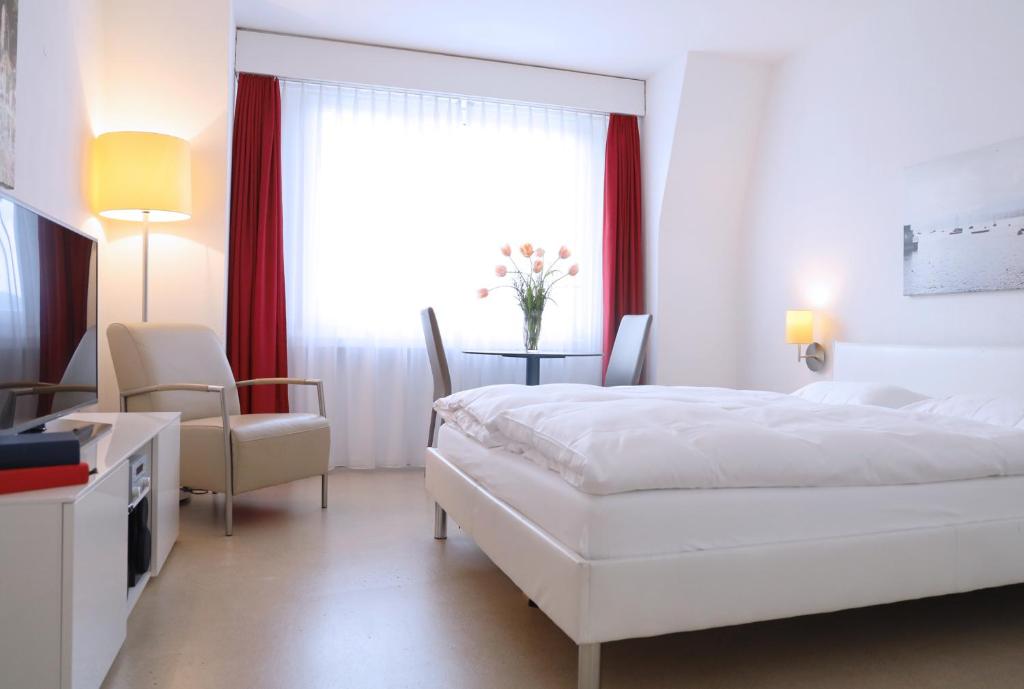Апартаменты (Улучшенные апартаменты в пентхаусе) апартамента City Stay Furnished Apartments - Forchstrasse, Цюрих