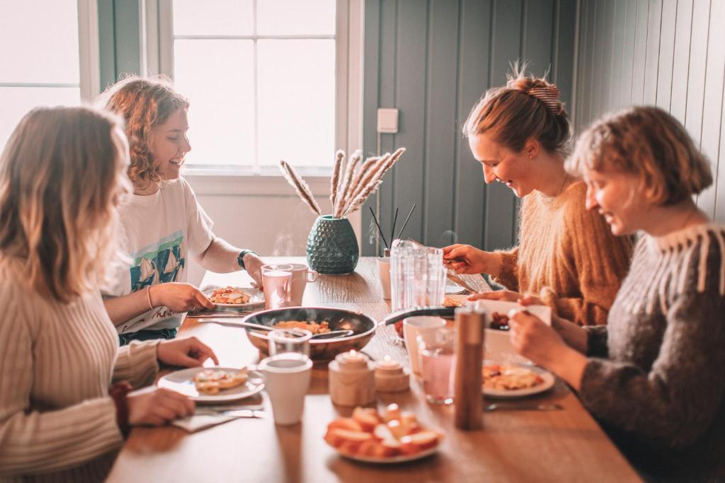 Номер (Deluxe Waterfront Two-Bedroom Cabin), Lofoten turist- og rorbusenter