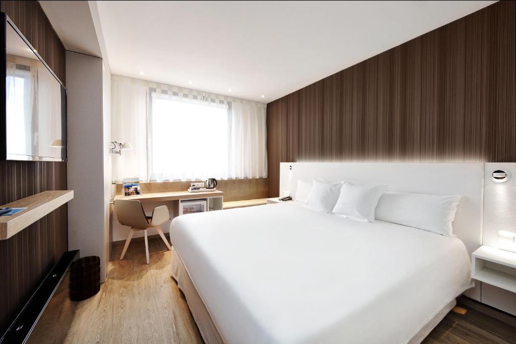 Двухместный (Представительский двухместный номер с 1 кроватью или 2 отдельными кроватями) отеля Occidental Praha, Прага