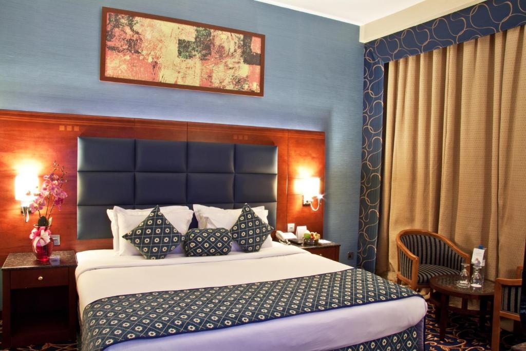 Двухместный (Стандартный двухместный номер с 1 кроватью или 2 отдельными кроватями) отеля Ramee Rose Hotel, Дубай