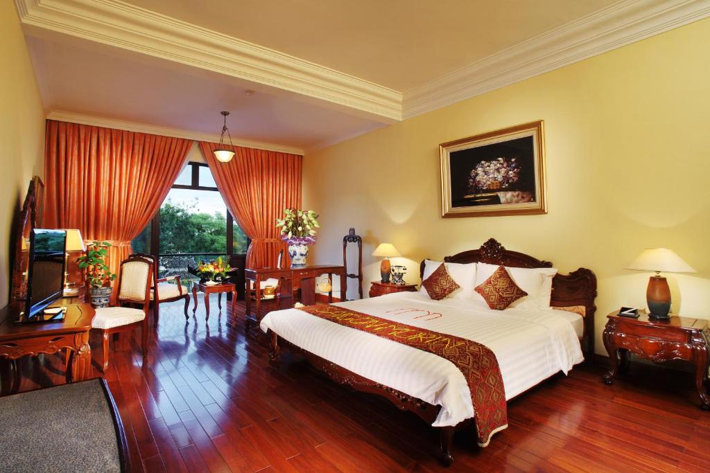 Сьюит (Представительский люкс) отеля Saigon Morin Hotel, Хюэ