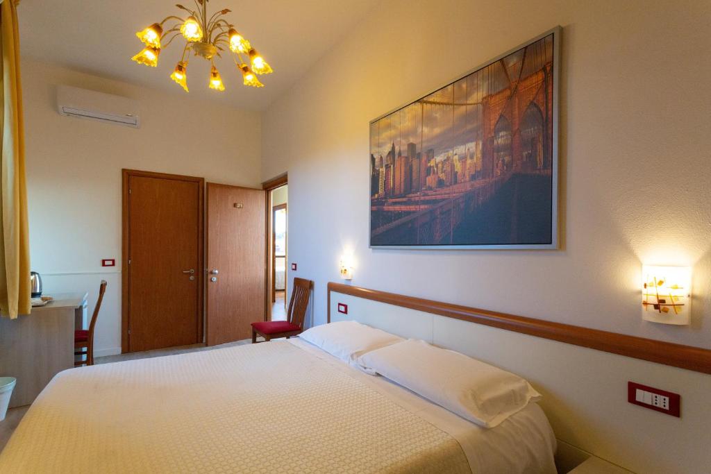 Двухместный (Двухместный номер с 1 кроватью или 2 отдельными кроватями) отеля Soggiorno Rubino, Флоренция