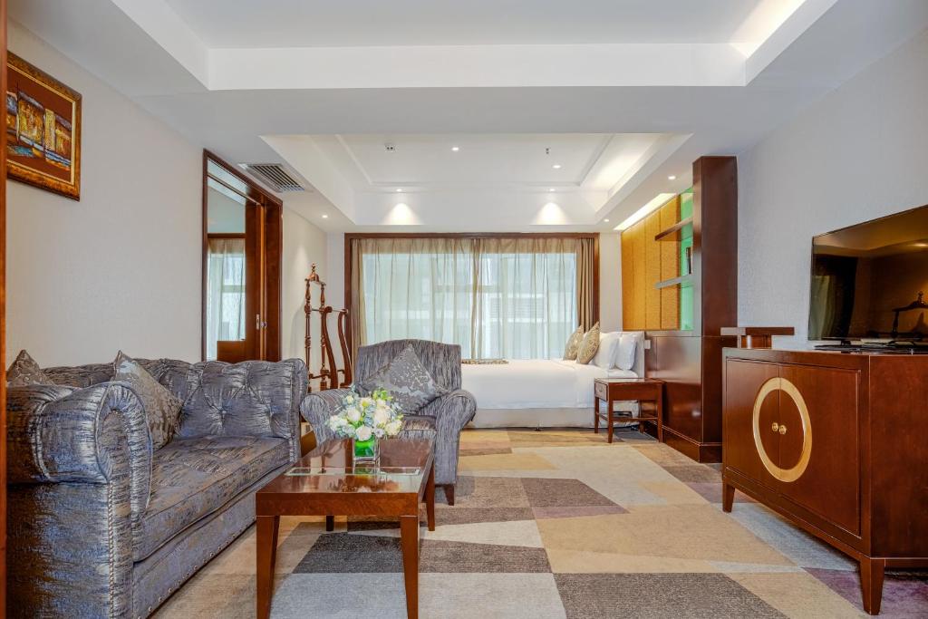 Сьюит (Семейный люкс с 2 отдельными кроватями) отеля Crowne Plaza Changsha City Centre, Чанша