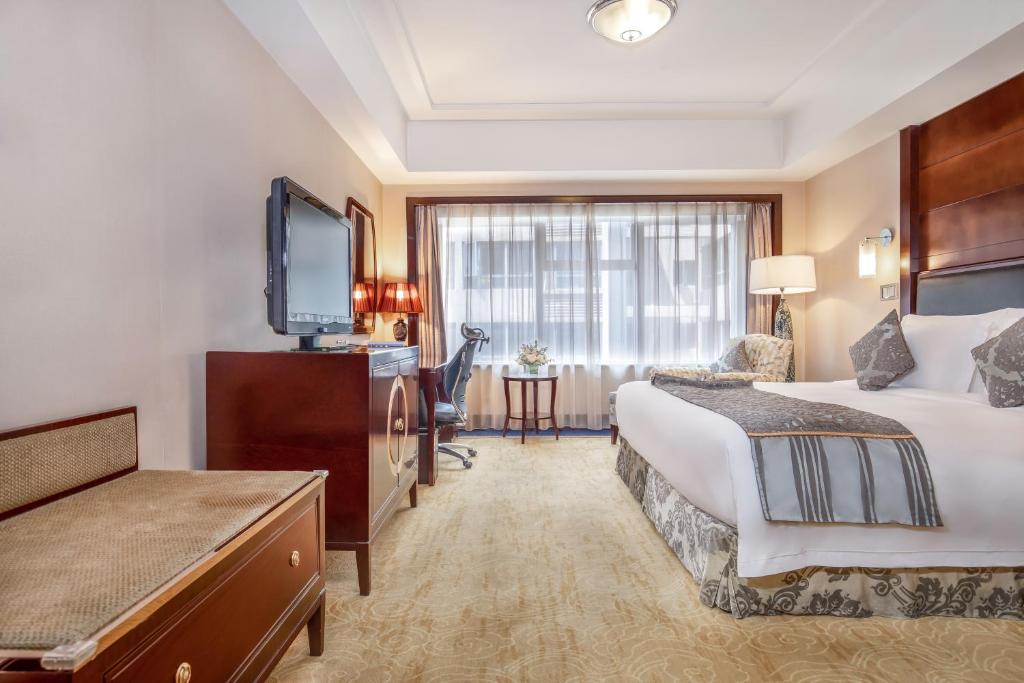 Двухместный (Представительский номер с кроватью размера «king-size») отеля Crowne Plaza Changsha City Centre, Чанша