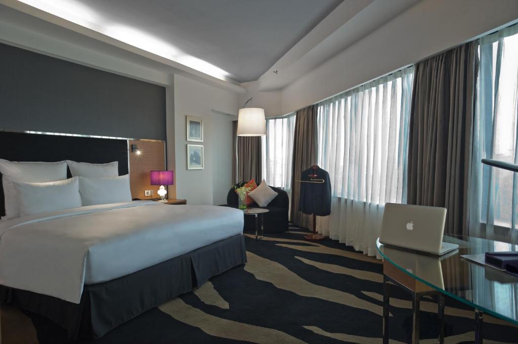 Двухместный (Номер Делюкс «Гранд» с кроватью размера «king-size») отеля Pullman Kuala Lumpur Bangsar, Куала-Лумпур
