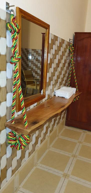 Семейный (Cемейный номер с собственной ванной комнатой) отеля NHÀ NGHỈ VIỆT NGA, Хатьен