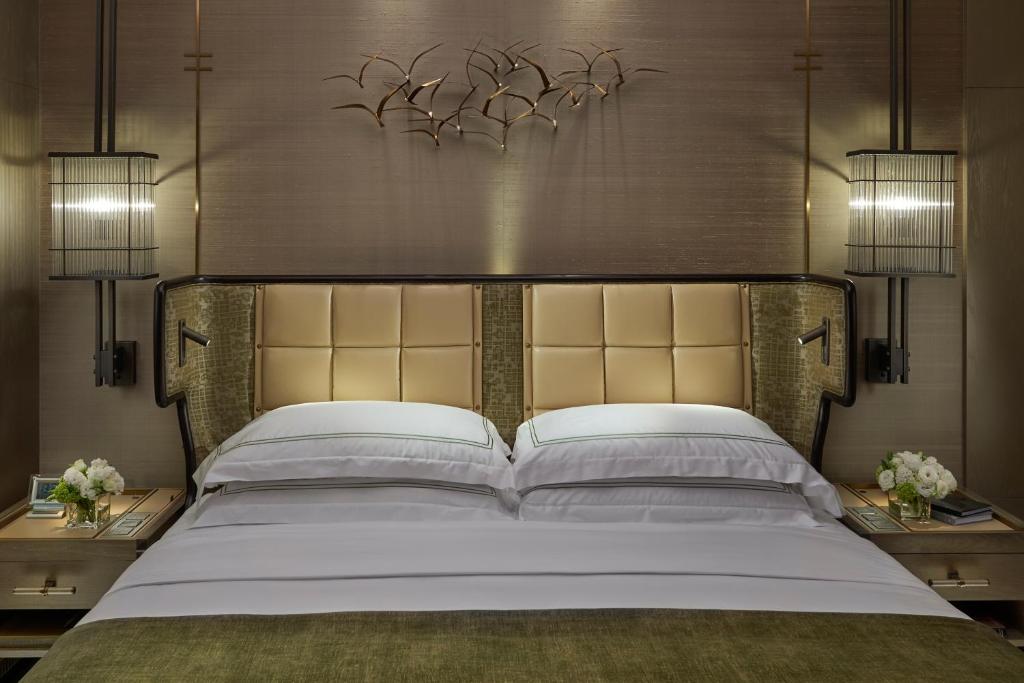 Сьюит (Представительский номер L600 с кроватью размера «king-size») отеля The Landmark Mandarin Oriental Hong Kong, Гонконг (город)