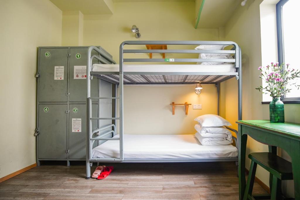 Номер (Кровать в общем двухместном номере с общей ванной комнатой) хостела Wushanyi International Youth Hostel, Ханчжоу