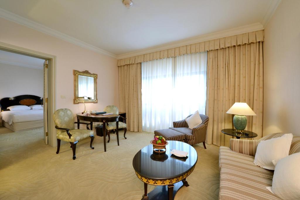 Двухместный (Предложение Staycation — Двухместный номер Делюкс с 1 кроватью или 2 отдельными кроватями) отеля Evergreen Laurel Hotel Sathorn Bangkok, Бангкок