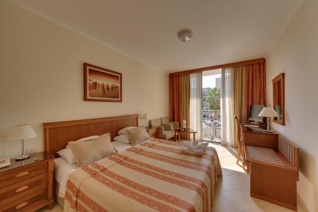 Двухместный (Двухместный номер с 1 кроватью или 2 отдельными кроватями и балконом) отеля Mediteran Hotel & Resort, Будва