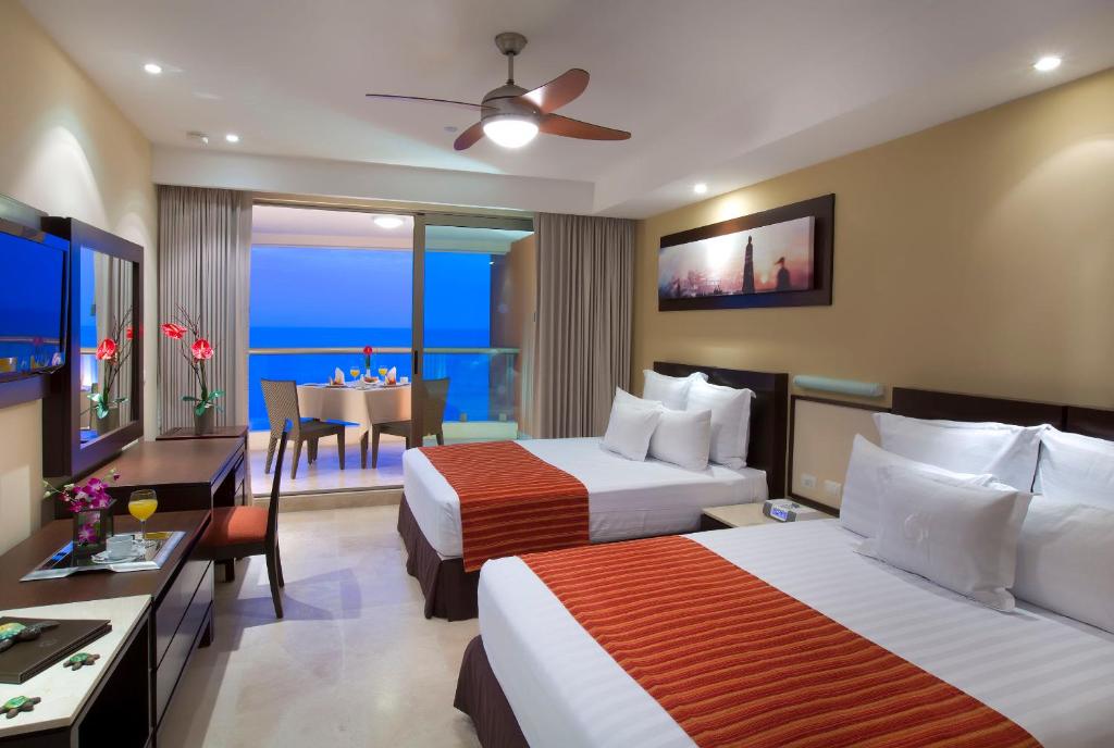 Двухместный (Двухместный номер Делюкс с 1 кроватью и видом на океан) курортного отеля Sunset Plaza Beach Resort & Spa, Пуэрто-Вальярта
