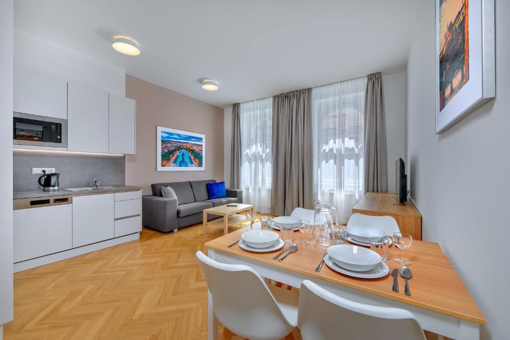 Апартаменты (Апартаменты с 1 спальней) апарт-отеля Downtown Suites Prague, Прага