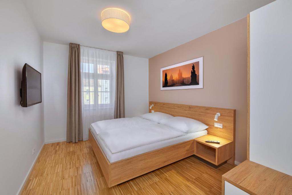 Сьюит (Четырехместный номер с 2 спальнями) апарт-отеля Downtown Suites Prague, Прага
