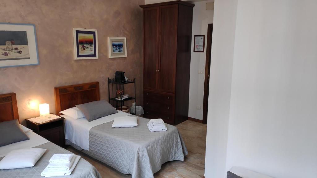 Трехместный (Трехместный номер с ванной комнатой), Bed & Breakfast CENTRALE Bologna