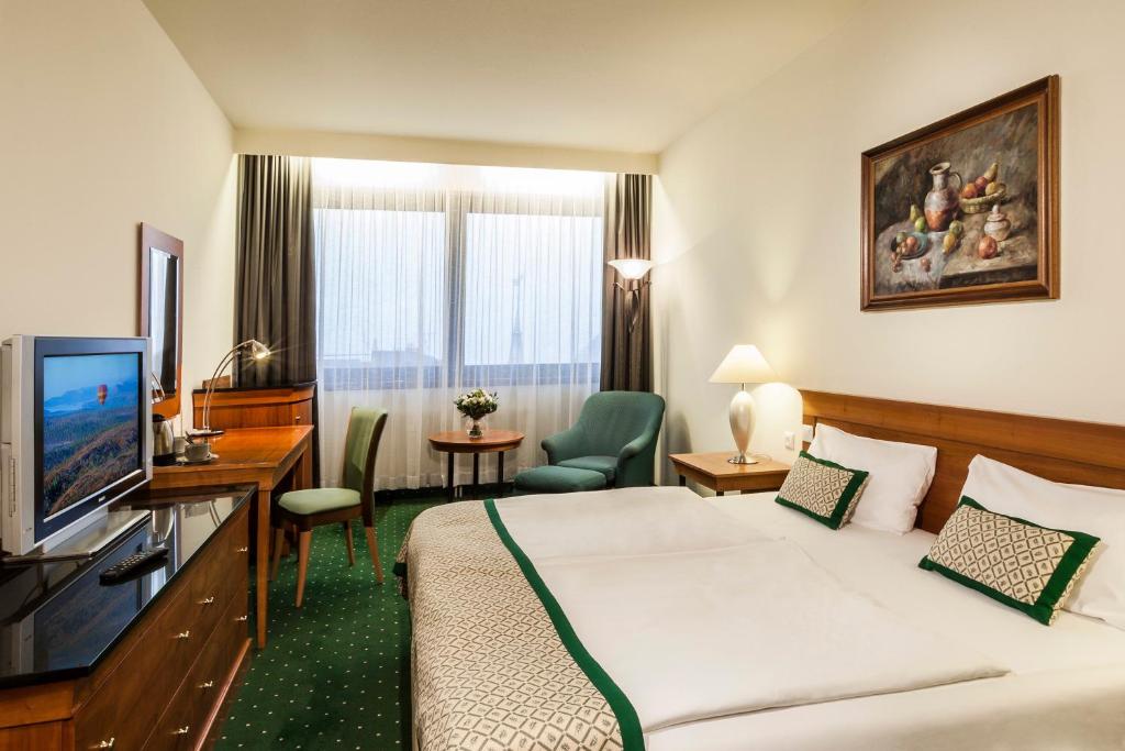 Двухместный (Улучшенный двухместный номер с 1 кроватью) отеля Hotel Hungaria City Center, Будапешт