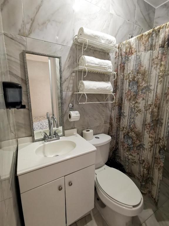 Трехместный (Трехместный номер с ванной комнатой) отеля Kenzi Lomas, Сан-Луис-Потоси
