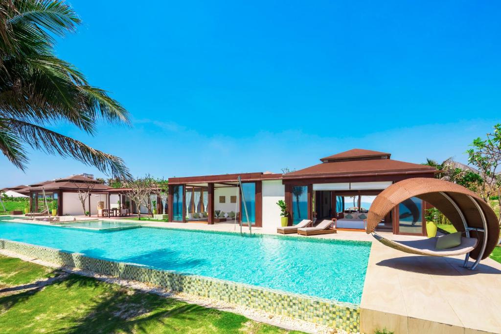Вилла (Вилла с 4 спальнями и бассейном (рядом с пляжем) - Все спа-процедуры включены) курортного отеля Fusion Resort Nha Trang - All Spa Inclusive, Камрань