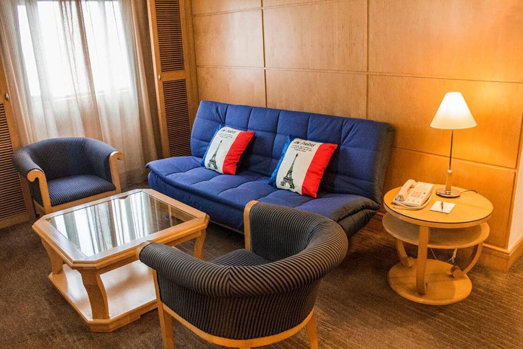 Семейный (Apartment Room(2 bedrooms with 1 sofa beds, 2 BREAKFAST INCLUDED) отеля Grand Park Wuxi, Уси