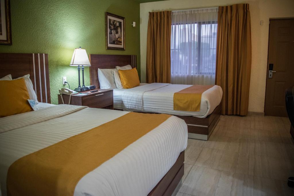 Двухместный (Двухместный номер с 2 двуспальными кроватями - Для некурящих) отеля Quality Inn Ciudad Obregon, Сьюдад-Обрегон