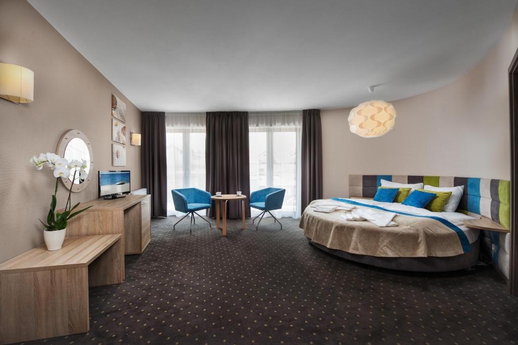 Двухместный (Большой двухместный номер с 1 кроватью или 2 отдельными кроватями) отеля Hotel Szafir, Ястшембя Гора