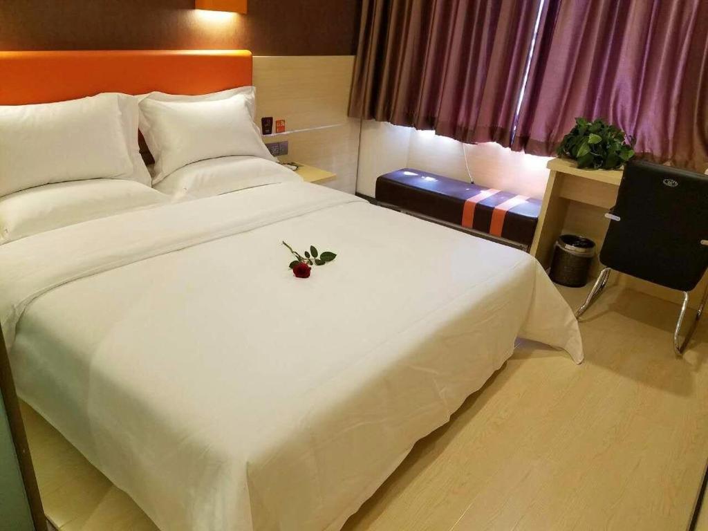 Двухместный (Улучшенный номер с кроватью размера «queen-size») отеля 7Days Premium Beijing Yansha East Sanyuan Bridge, Пекин