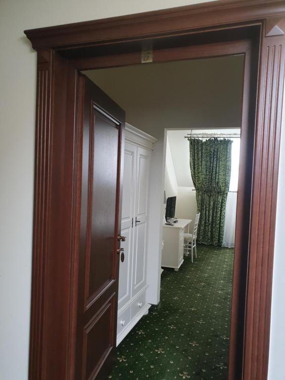 Двухместный (Двухместный номер с 1 кроватью и собственной ванной комнатой) отеля Pensiunea Gradina Verde, Тимишоара