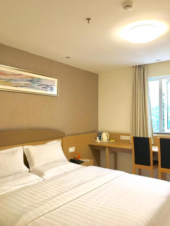 Двухместный (Номер с кроватью размера «king-size») отеля 7Days Inn Chengdu Wuda Garden, Чэнду