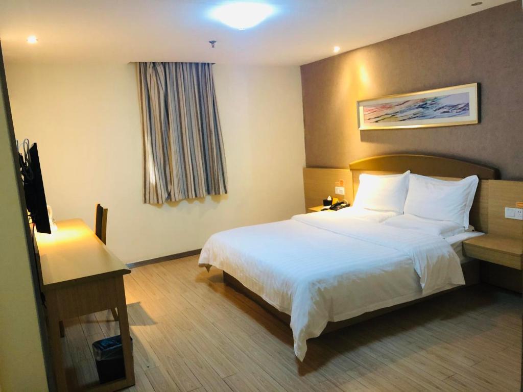 Двухместный (Улучшенный номер с кроватью размера «queen-size») отеля 7Days Inn Nanning Xingguang Avenue, Наньнин