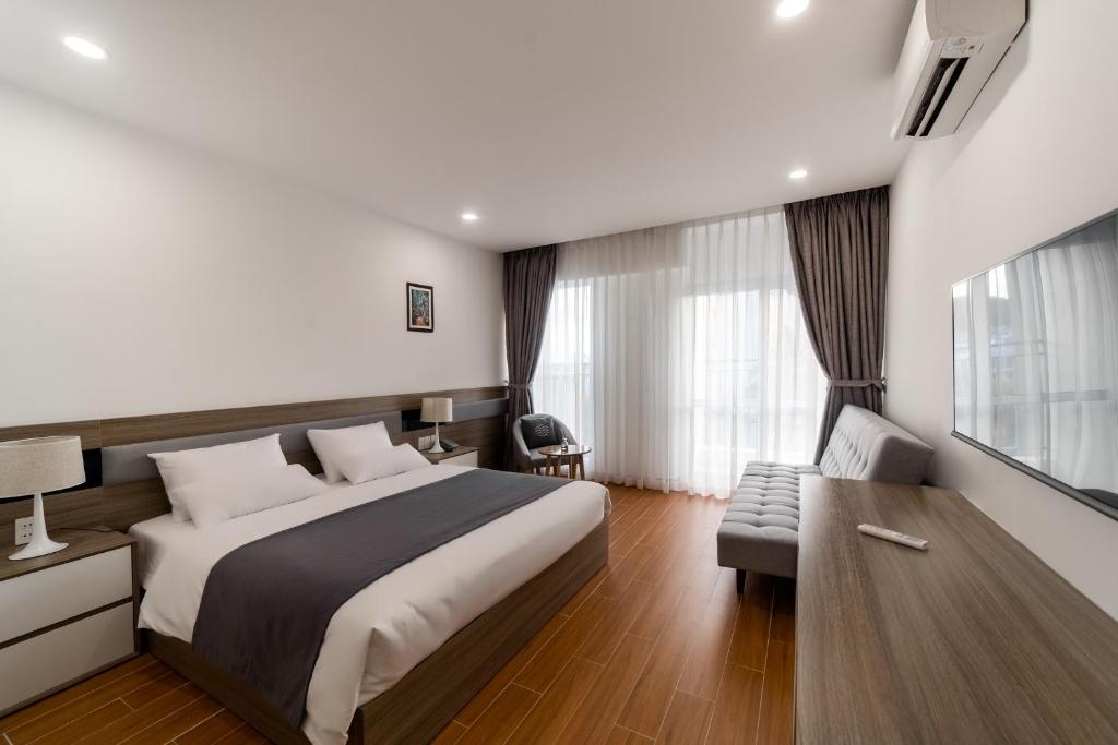 Двухместный (Двухместный номер Делюкс с 1 кроватью) отеля PAVILOR HOTEL NHA TRANG, Нячанг