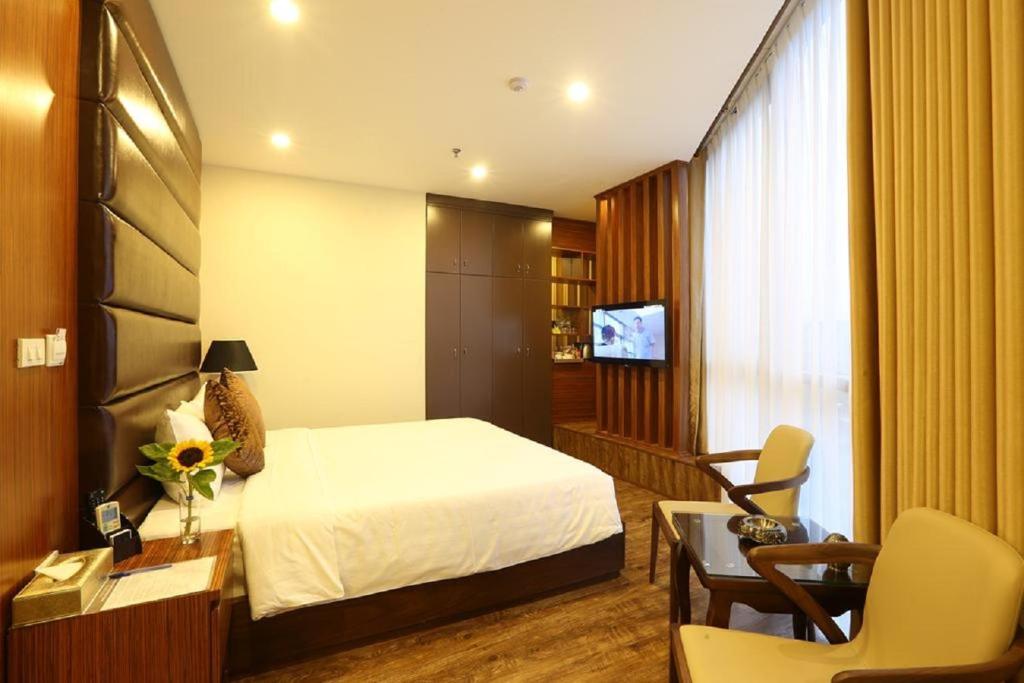 Двухместный (Двухместный номер Делюкс с 1 кроватью) отеля Au Viet Hotel, Ханой