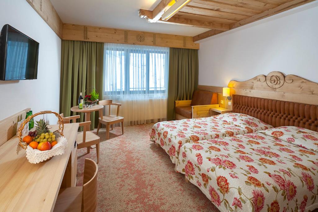 Двухместный (Стандартный двухместный номер с 1 кроватью или 2 отдельными кроватями и неограниченным доступом в термы Bania) отеля Hotel Bania Thermal & Ski, Бялка