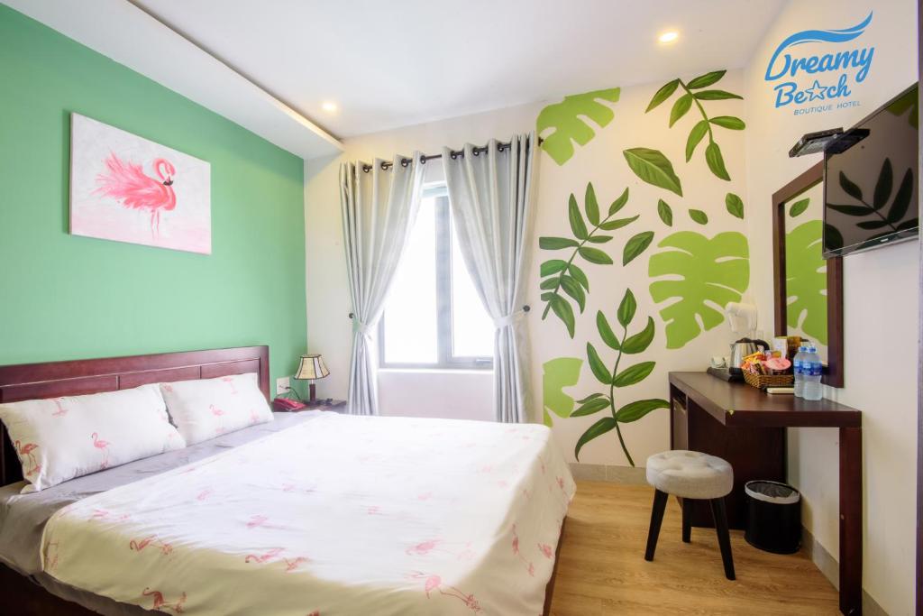 Двухместный (Улучшенный двухместный номер с 1 кроватью) отеля Azure Hotel Da Nang, Дананг