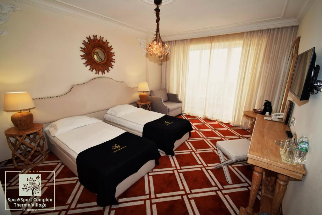 Двухместный (Двухместный номер с 1 кроватью и панорамным видом на море (для 2 взрослых и 1 ребенка)) отеля Therma ECO, Кранево