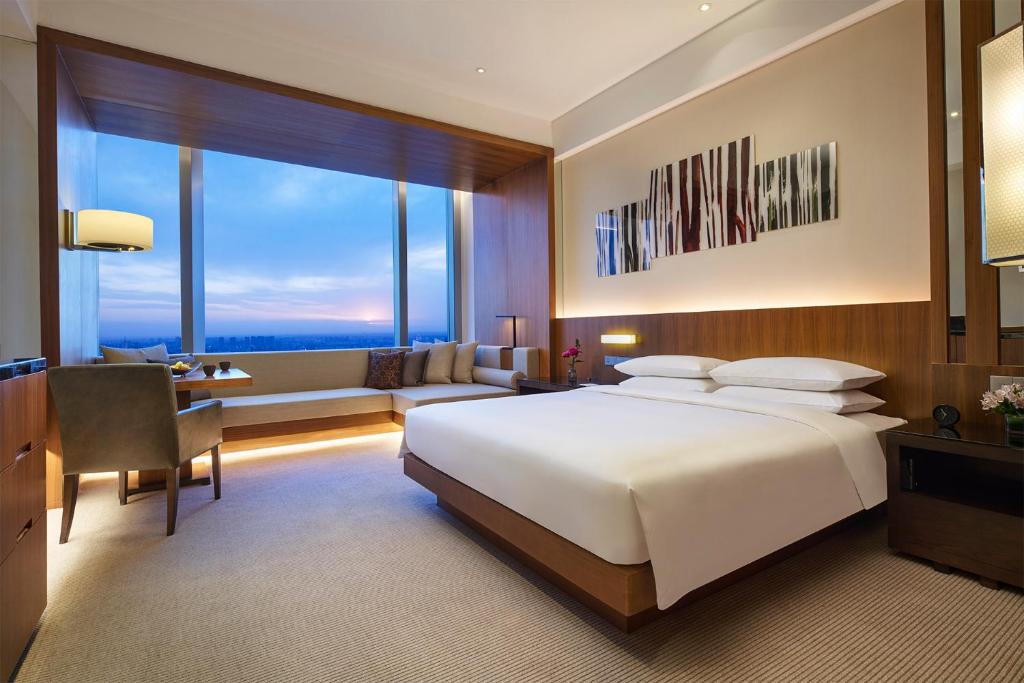 Двухместный (Номер Делюкс с кроватью размера «king-size») отеля Hyatt Regency Changchun, Чанчунь
