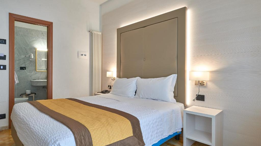 Двухместный (Двухместный номер с 1 кроватью и доступом к пляжу) отеля Hotel Adler, Алассио