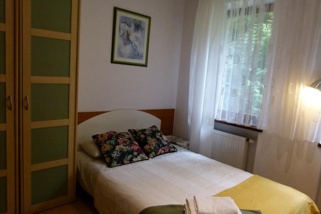 Двухместный (Небольшой двухместный номер с 1 кроватью) семейного отеля Willa Krystyna, Крыница