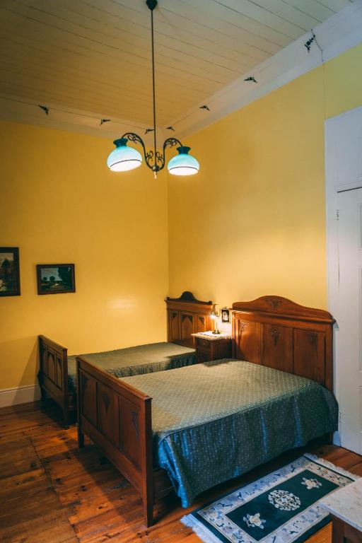 Двухместный (Просторный двухместный номер с 2 отдельными кроватями) отеля Casa d' Alem, Ламегу