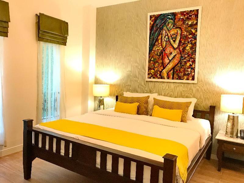 Двухместный (Phuket Sandbox : Deluxe Double or Twin Room + One Way Airport Transfer (Minimum 7 nights stay)), Casa Blanca Boutique Hotel