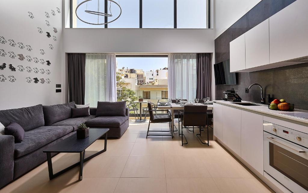 Апартаменты (Номер-студио «Комфорт» в мансарде), City Lion