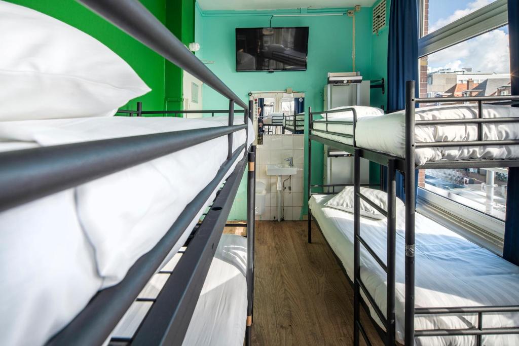 Номер (Кровать в общем номере с 4 кроватями) хостела Princess Hostel Leidse Square, Амстердам