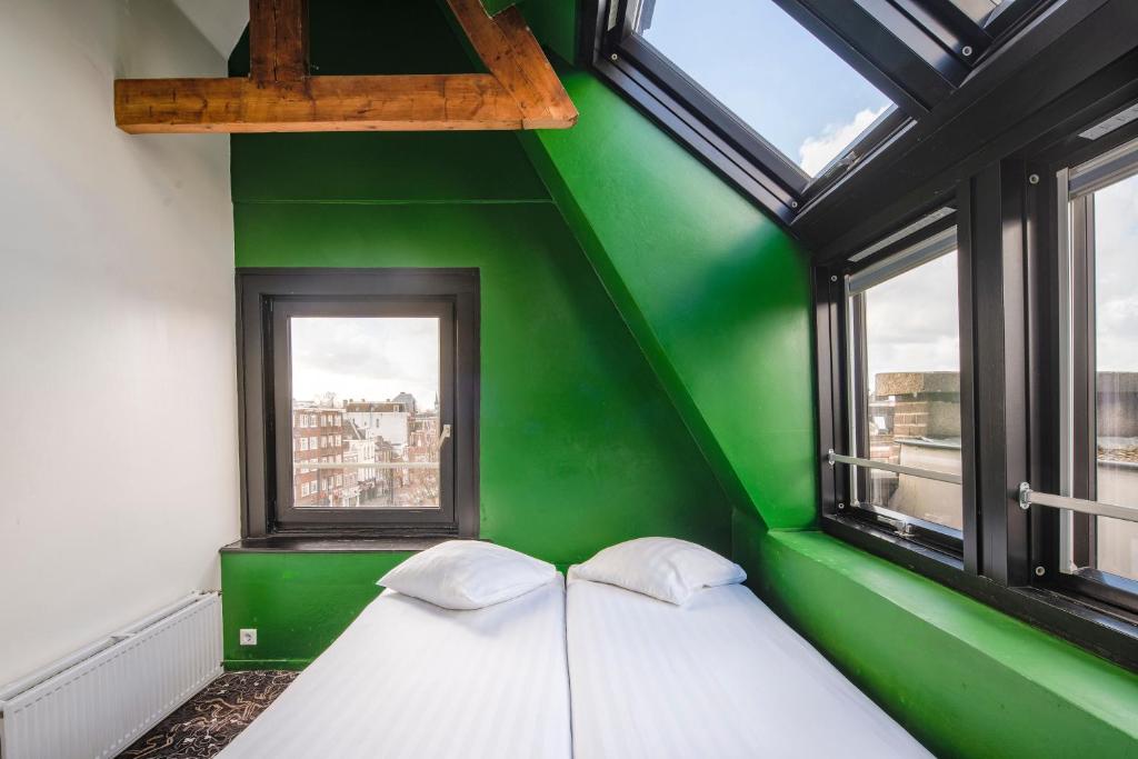 Двухместный (Двухместный номер с 2 отдельными кроватями и общими удобствами) хостела Princess Hostel Leidse Square, Амстердам