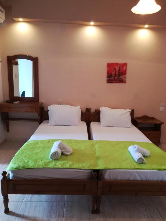 Двухместный (Двухместный номер с 2 отдельными кроватями и видом на море) отеля View Port, Скиатос