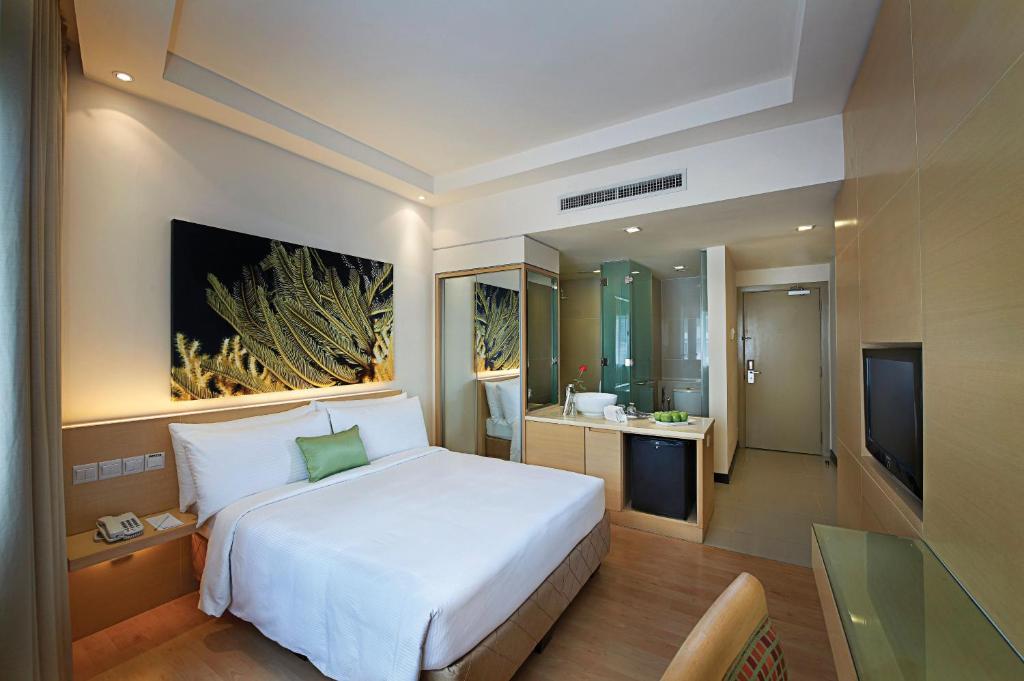 Двухместный (Улучшенный номер с кроватью размера «queen-size» - Пакет услуг «Семейный отдых») отеля ANSA Hotel Kuala Lumpur, Куала-Лумпур
