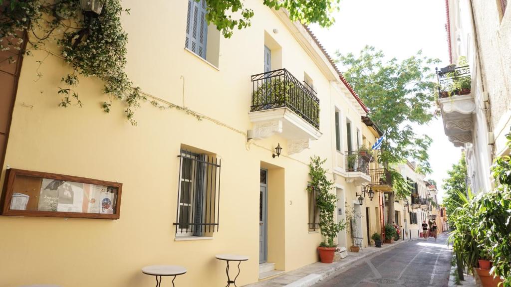 Вилла (Вилла с 4 спальнями), Athenian House in Plaka - 4 Bdrm Villa - 10 adults