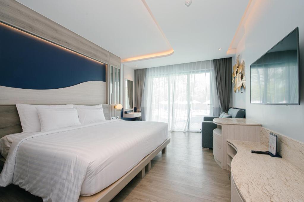 Двухместный (Двухместный номер Делюкс с 1 кроватью или 2 отдельными кроватями, доступ к бассейну) отеля Seabed Grand Hotel Phuket, Пхукет