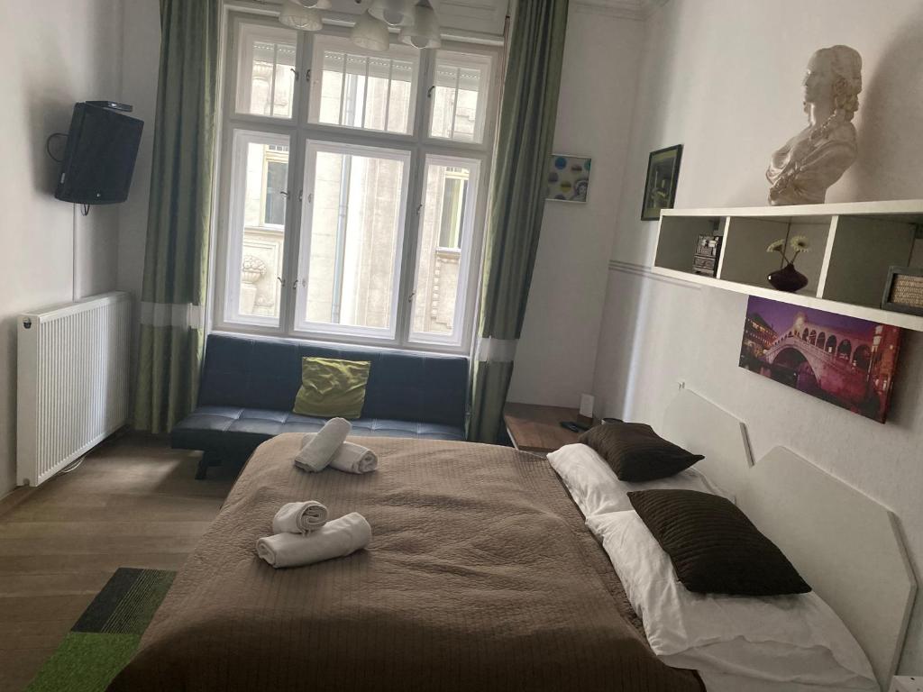 Двухместный (Двухместный номер с 1 кроватью или 2 отдельными кроватями, вид на город) отеля Butterfly Home Danube, Будапешт